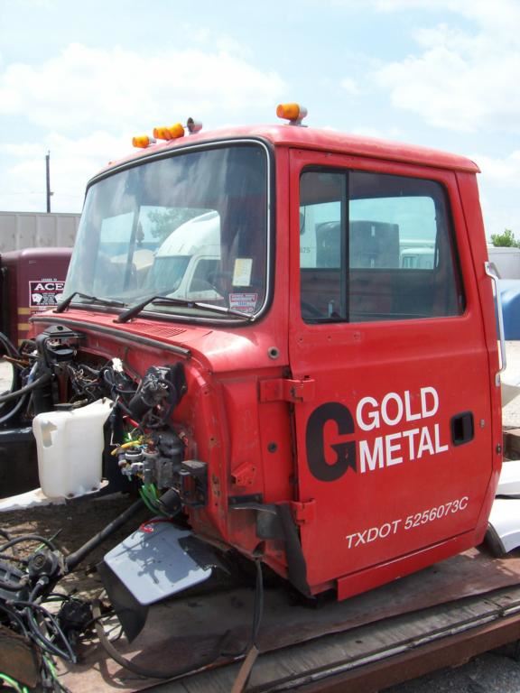 1995 Ford L9000 (Stock #2561426) | Cabs | TPI fifth wheel wiring kits 