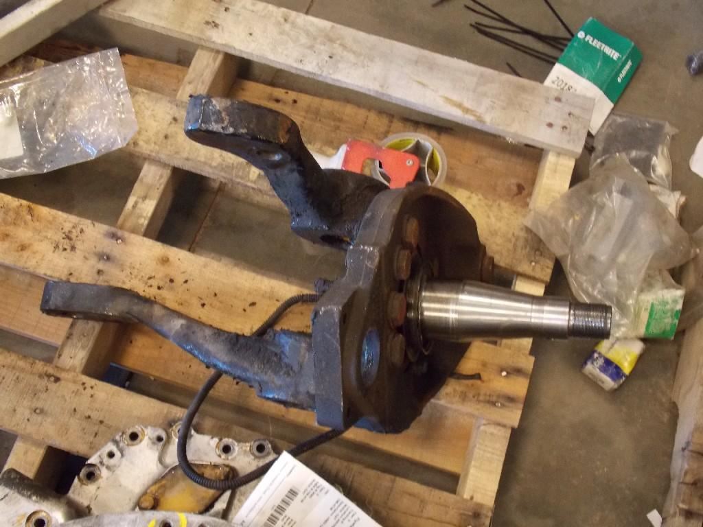 2012 KENWORTH T700 (Stock 29025) Spindles/Knuckles TPI