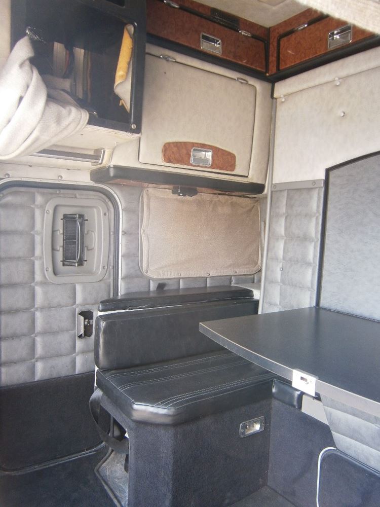 Peterbilt Bed And Breakfast Sleeper Peterbilt Bed And Breakfast Sleeper