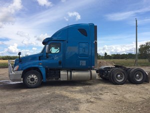 Salvage 2012 Freightliner Cascadia 125 - FRT12331