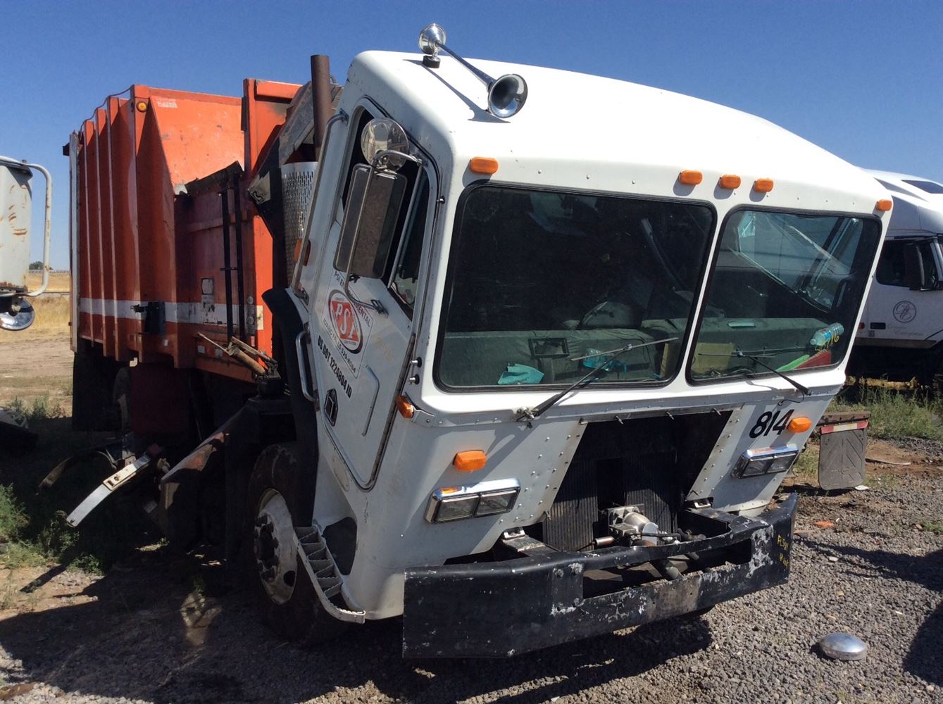 Peterbilt  320