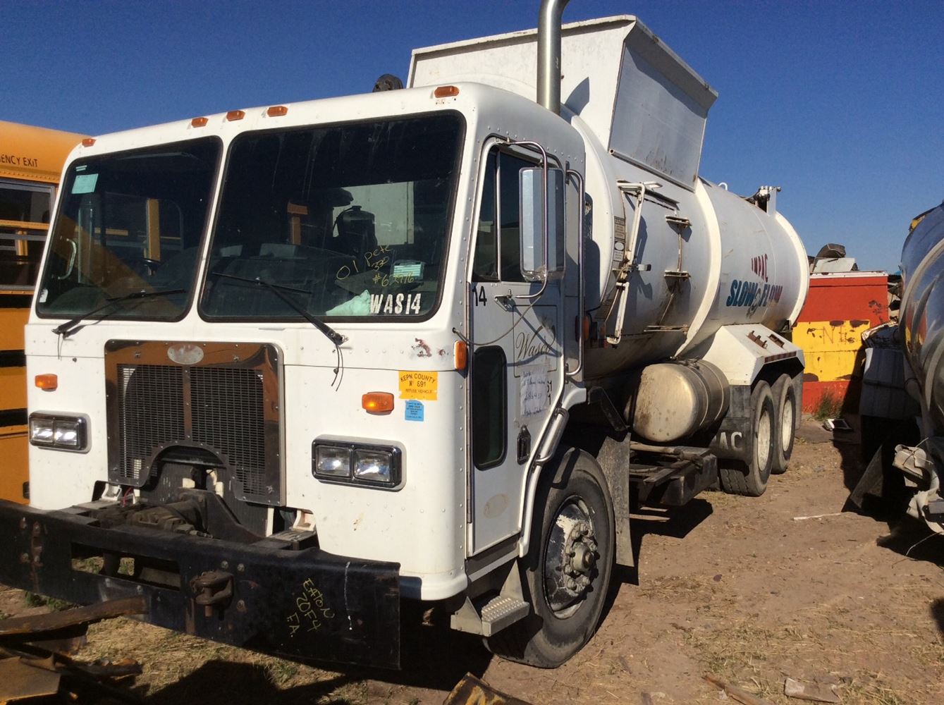 Peterbilt  320