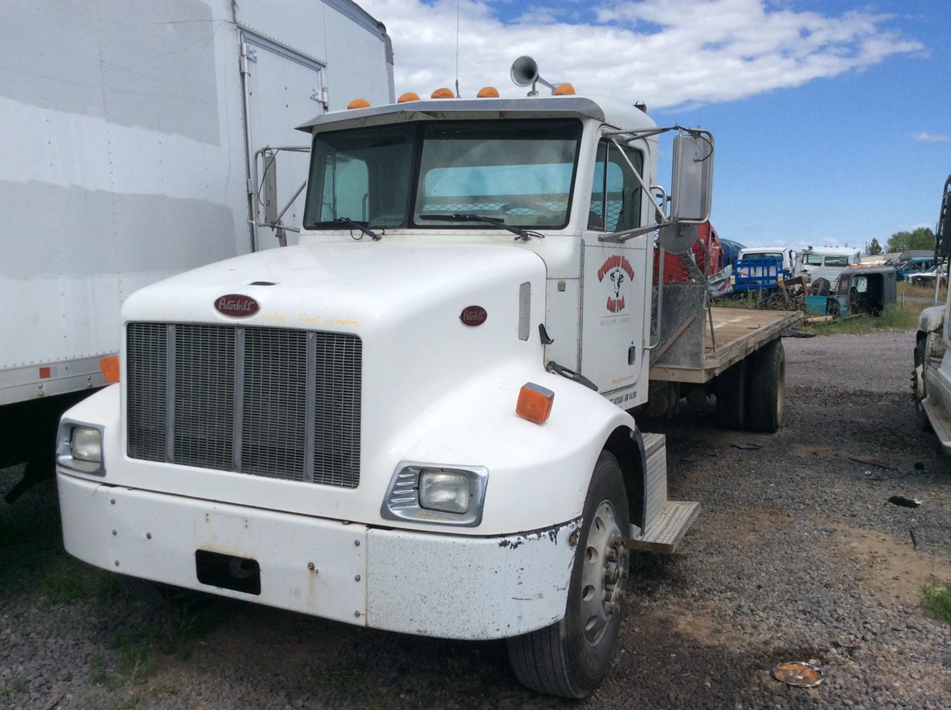 Peterbilt  330