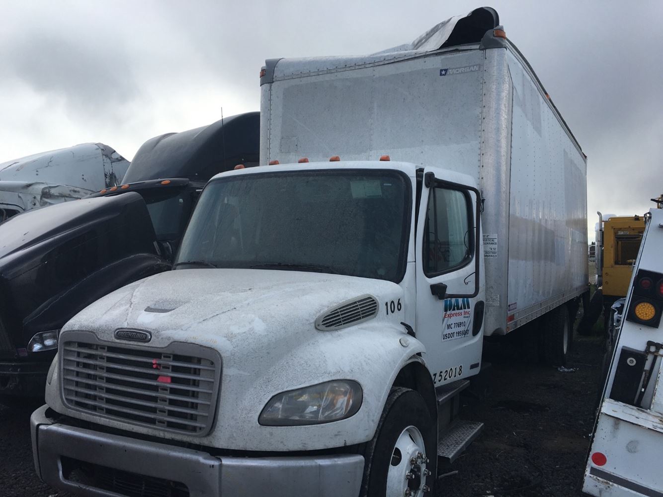 Freightliner  M2 106