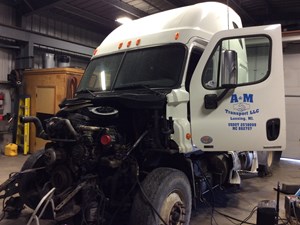 Salvage 2011 Freightliner Cascadia - 31916