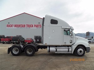 Salvage 2004 Freightliner COLUMBIA 120 - M38232