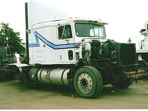 Salvage 1996 International 9200 - 2663-IHC 