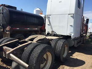 Salvage 2000 Freightliner Classic 120 - SV-123