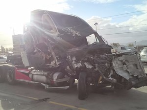 Salvage 2008 Freightliner Cascadia - SV-667