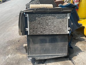 Used 2003 Volvo VNL Cooling Assembly (Stock #15341)) Part Image
