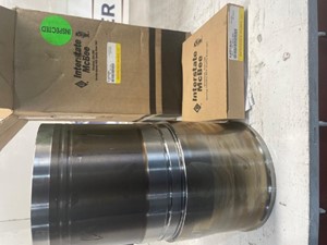 New Cummins ISX Piston & Rod (Stock #154234)) Part Image