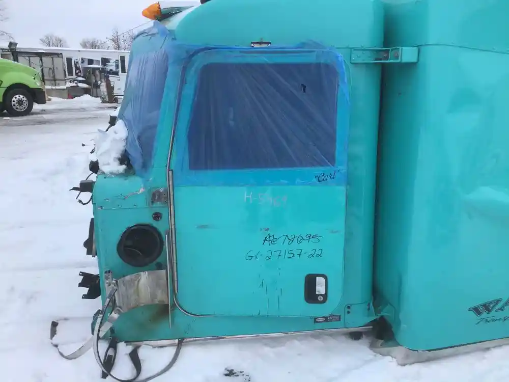 Used 2022 PETERBILT 389 Door for sale St. PauldeL'lleauxNoix