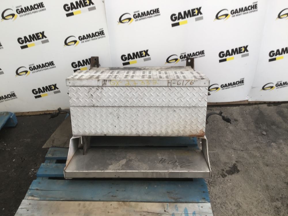 Used 2005 FREIGHTLINER CLASSIC Battery Box for sale St. PauldeL'lle