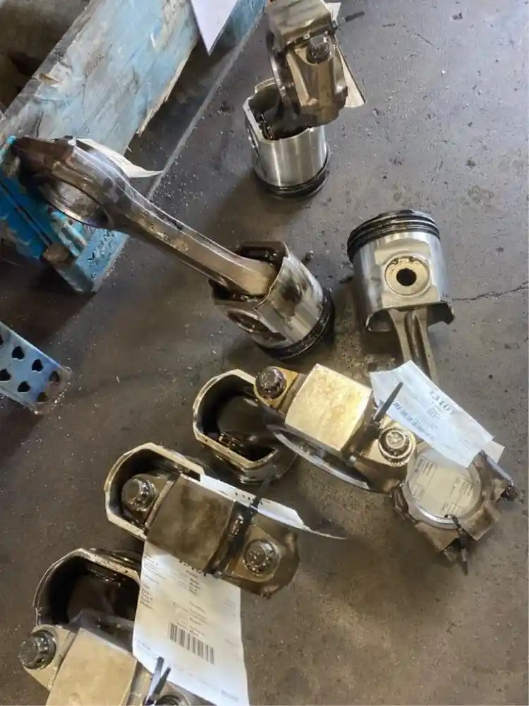 Used 2007 MACK AI Piston and Rod for sale Des Moines Iowa United