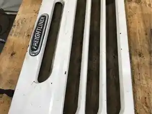 Used HOUSBY USED PARTS Grille (Stock #8809)) Part Image
