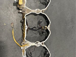 Used 2002 CAT Valve Cover (Stock #36827)) Part Image