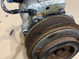 Used 2014 PETERBILT 367 A/C Compressor Image