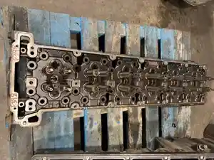 Used 2016 FREIGHTLINER Head Image