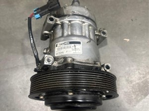 Used 2023 VOLVO VNL A/C Compressor (Stock #37341)) Part Image
