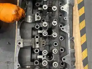 Used 2005 FREIGHTLINER Head (Stock #39708)) Part Image