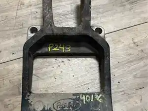 Used 2014 PETERBILT 386 Bracket (Stock #40136)) Part Image