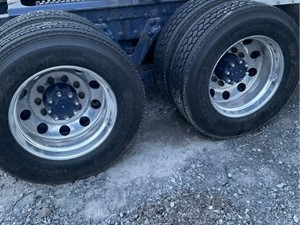 Used 2003 HUB PILOT 24.5 Tire (Stock #9683)) Part Image