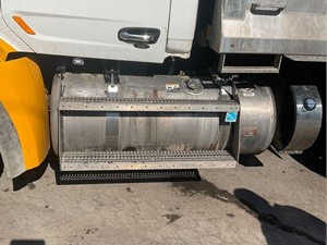 Used 2015 PETERBILT 567 Fuel Tank (Stock #8905)) Part Image