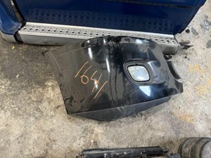 Used 2016 FREIGHTLINER CASCADIA 125 Bumper (Stock #9065)) Part Image