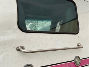 Used 2016 PETERBILT 567 Back Window (Stock #9324)) Part Image
