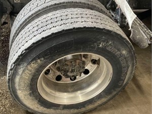 Used 2020 HUB PILOT 22.5 Tire (Stock #9110)) Part Image