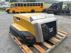 Used 2013 CAT CT660 Hood (Stock #9462)) Part Image