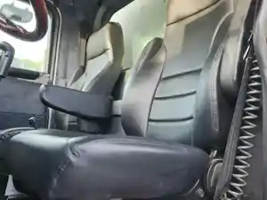 Used 2002 Peterbilt 357 Seat (Stock #P-60301)) Part Image