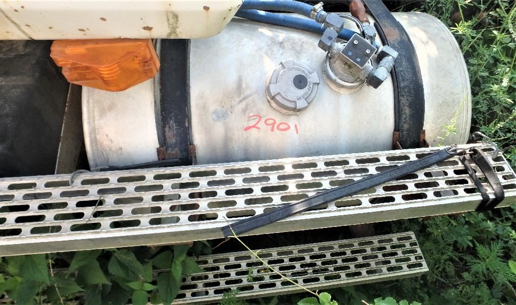 Used 2000 MACK CH613 Fuel Tank for sale Des Moines Iowa United States
