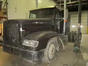 Used 1997 FREIGHTLINER FLD120 Cab Image