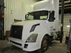 Used 2006 GMC/VOLVO/WHITE VNL300 Cab (Stock #7914)) Part Image