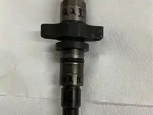 Used CUMMINS B5.9 Injector (Stock #92233)) Part Image
