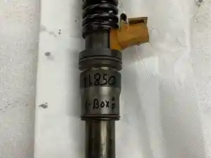 Used VOLVO D16 Injector (Stock #91850)) Part Image