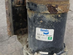 Used 2004 KENWORTH T800 Air Dryer (Stock #4488)) Part Image