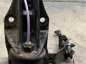 Used 2007 PETERBILT 386 Cab Mount (Stock #5260)) Part Image