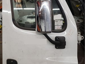 Used 2017 FREIGHTLINER Cascadia Door (Stock #5178)) Part Image