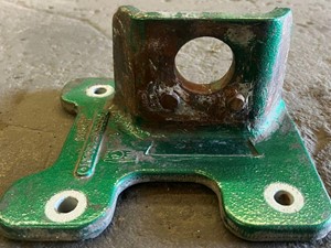 Used 2001 KENWORTH T800 Engine Mount (Stock #6760)) Part Image