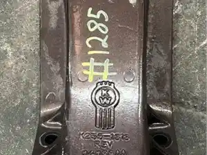 Used 2001 KENWORTH W900 Cab Mount (Stock #7669)) Part Image