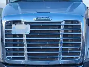 Used 2016 FREIGHTLINER Cascadia Hood (Stock #8935)) Part Image