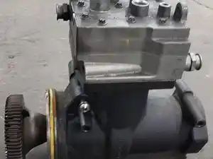 Used 2017 Wabco 912 218 0000 Air Compressor (Stock #7919)) Part Image