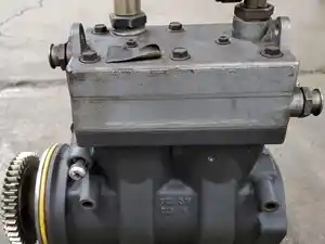 Used 2017 Wabco 912 518 111 0 Air Compressor (Stock #8913)) Part Image