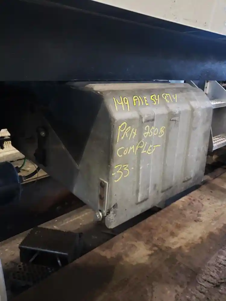 Used 2005 INTERNATIONAL 9200I Battery Box for sale SteJulie Quebec Canada Battery Boxes