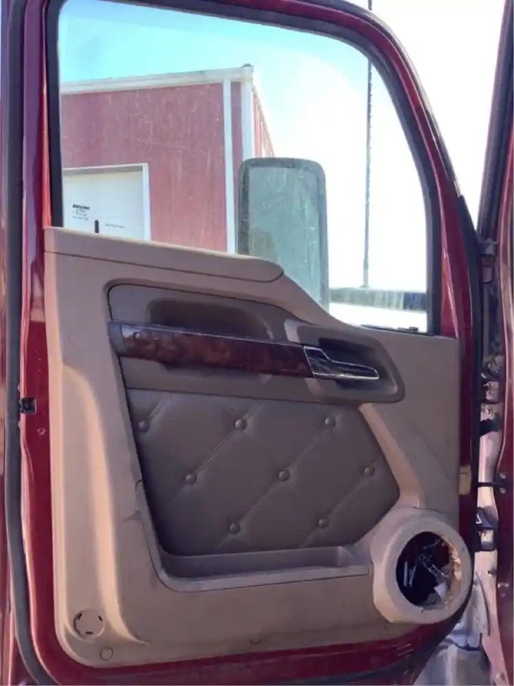 Used 2017 KENWORTH T680 Door for sale Umatilla Oregon United States