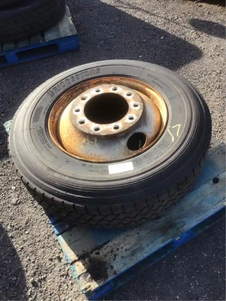 Used BRIDGESTONE R213 Tire for sale Fitchburg Massachusetts United