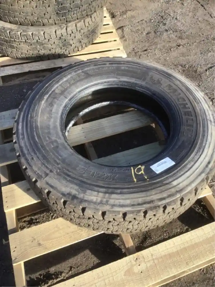 Used MICHELIN XZE2 Tire for sale Fitchburg Massachusetts United