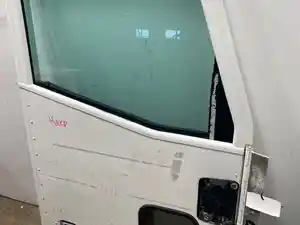 Used 2000 International 9400i Door (Stock #606-13410)) Part Image